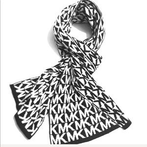 Michael Kors White and black Scarf 🧣